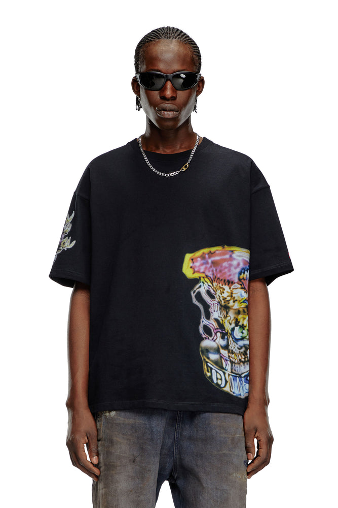 T-shirt with blurry tattoo prints-- Welt Pockets Slit Pockets Flap Pockets