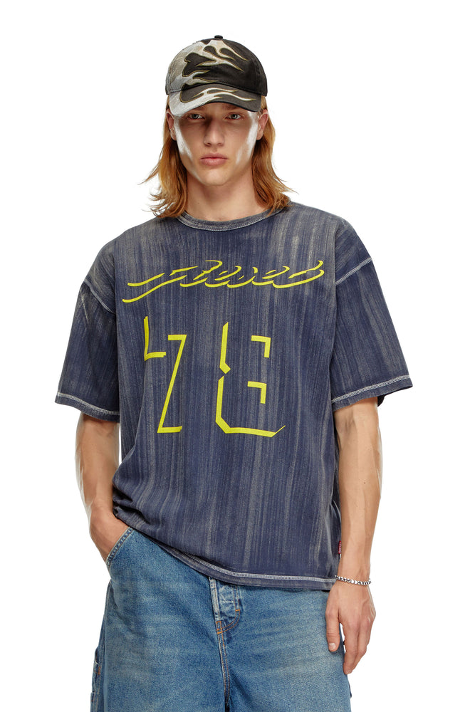 Treated T-shirt with flocked logo-- Fitted T-Shirt Seamless Stretchy