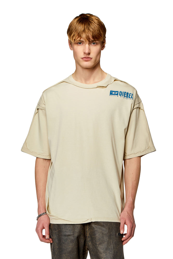T-shirt with destroyed peel-off effect-- Graphic T-Shirt Round Neck Polyester