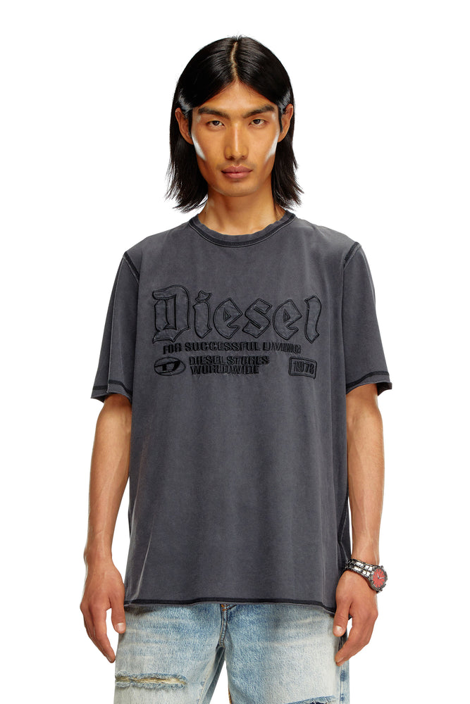 Faded T-shirt with tonal embroidery-- Graphic T-Shirt Round Neck Polyester