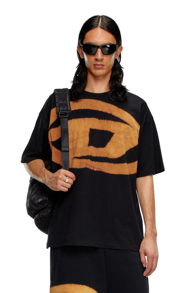 T-shirt with bleached Oval D logo-- Zippered Buttoned Snapped