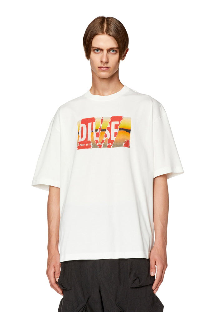 T-shirt with peel-off logo-- Boxy Fit Fitted Loose