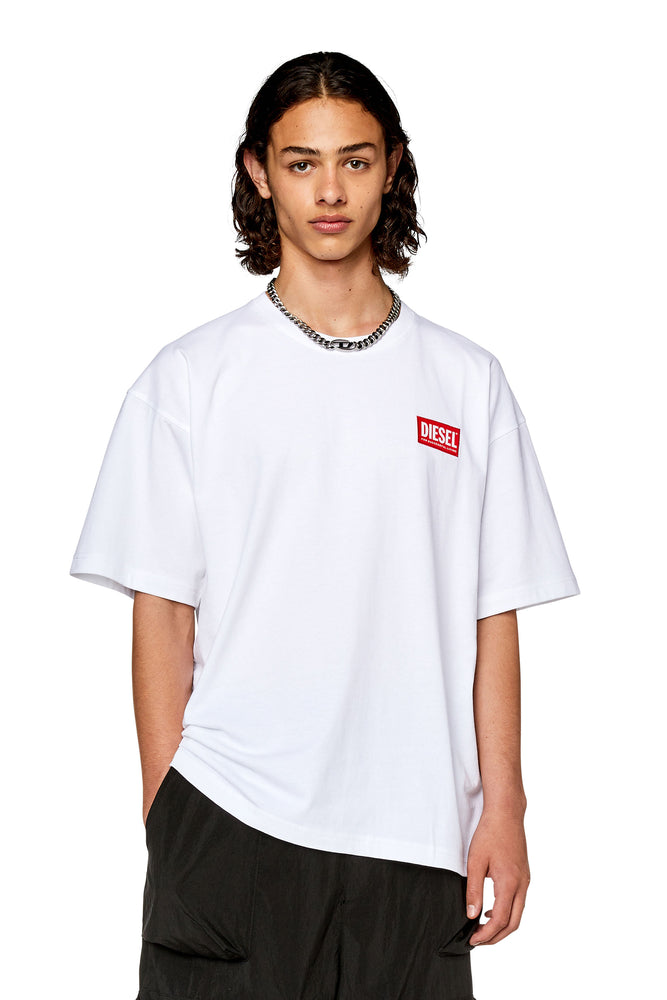 T-shirt with logo patch-- Fashionable Trendy Casual