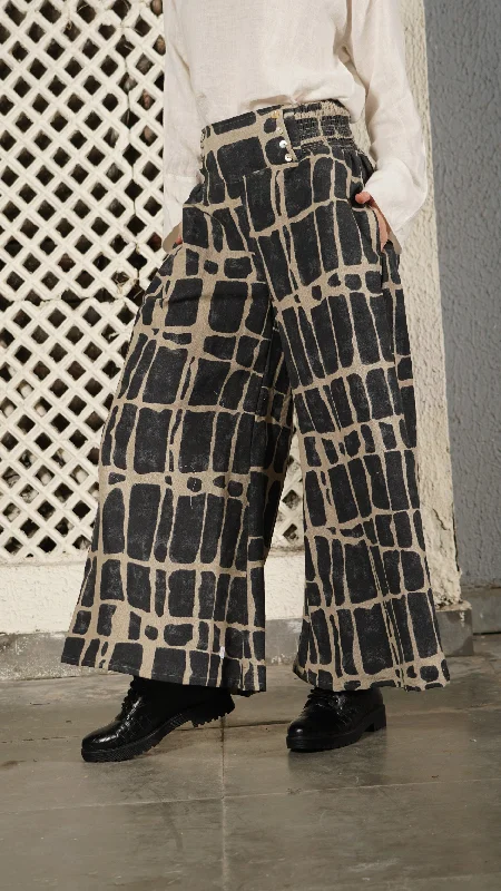 Dane Linen Blend Pant in Onyx Trendy Tapered Pants