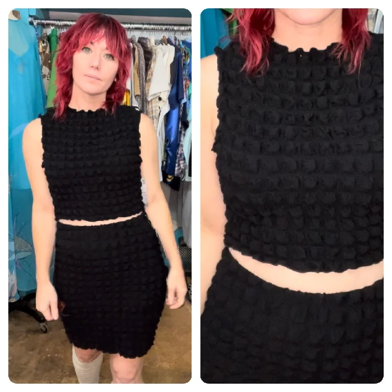 Y2k 2000s | Black Popcorn Top and Skirt Set | Size M pleated skirt texture